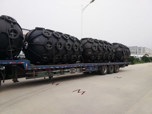 Qualität Seil-Netze, die Art Fender pneumatische Gummipuffer-pneumatische Marine Fenders d schwimmen usine