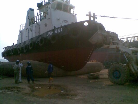 Qualität Naturkautschuk Marine Inflatable Roller Ship Launching Marine Airbag usine