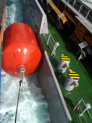 Qualität D1200*2000L Schwimmen versenden pneumatischer Gummipuffer-Schaum gefüllten Polyurethan-Fender usine