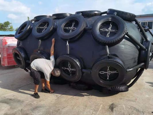 Qualität Pneumatischer Gummipuffer Marine Fender Inflatable Floating Yokohamas mit Kettennetz usine