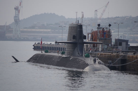 Qualität 3300×5000mm halb- versenkbare Unterwasserfender für Unterwasserschutz usine