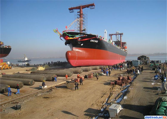 Qualität Marine Rubber Airbag with 4-12 Layer Design 0.8-3 M Diameter and 4-25 M Length for Ship Launching usine