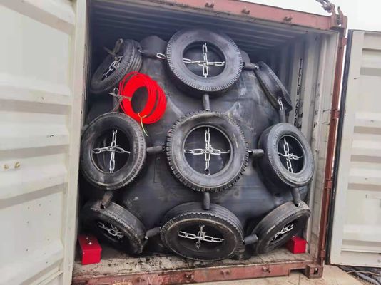 Qualität 3.3*6.5m Schiffs-Fender für Überziehschutzanlagen-Schwarzes pneumatischen Fender mit Kette und Reifen usine